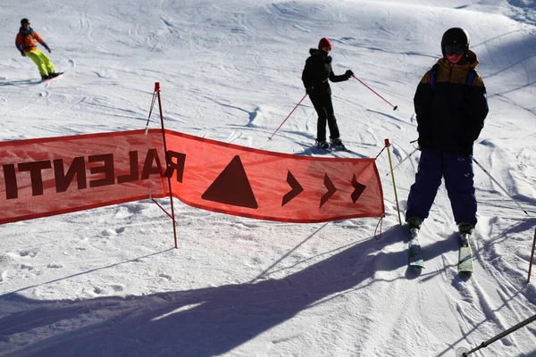 Franse Alpen Skiërs Tekenen Traag Skipiste Sint Gervais Frankrijk — Stockfoto