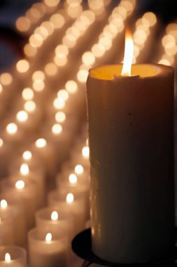 Protestan kilisesi. Pazar ayini. Kilise iptalleri. 