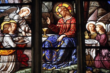 Aziz Nizier Kilisesi. Lekeli cam pencere. İsa meleklerle vahşi doğada cezbedildi. 1880 yılı. Lyon. Fransa. 