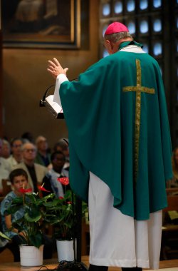Ziyaret Manastırı. Roma Katolik ayini. Vaazla. Marclaz. Fransa. 