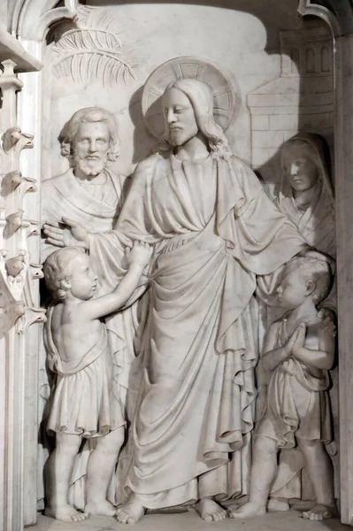 圣尼齐尔教堂耶稣 让孩子们来找我吧 雕塑品里昂 — 图库照片