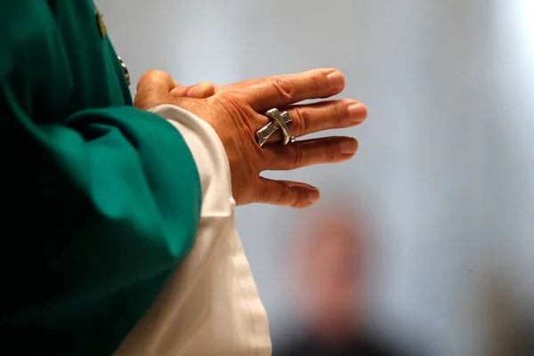 Visitation Monastery Roman Catholic Mass Eucharist Celebration Ecclesiastical Ring Marclaz — стоковое фото