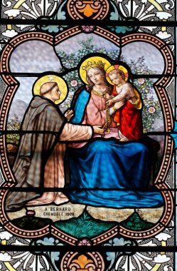 Padua 'lı Aziz Anthony ve Bebek İsa. Lekeli cam pencere. Combloux. Fransa. 