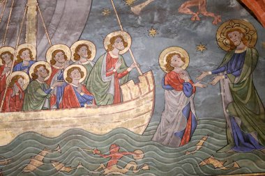 Saint-Pierre-le-Jeune Protestan Kilisesi. Tiberias Gölü. İsa suyun üzerinde yürüyor ve Aziz Peter. Fresk. Strasbourg 'da. Fransa.