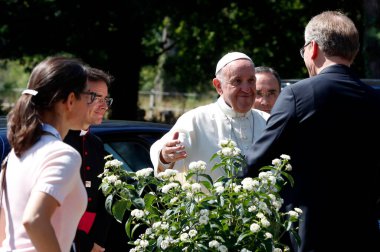 Papa Francis, WCC 'nin 70. kuruluş yıldönümünün anısına 21 Haziran' da Dünya Kiliseler Konseyi 'ni ziyaret etti. Rahip. Dr. Olav Fykse Tveit, Dünya Kiliseler Konseyi Genel Sekreteri. İsviçre. 