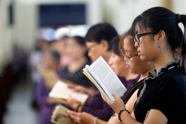 Gia Dinh Kilisesi. Kutsal hafta. Katolik ayini. İyi cumalar. Ho Chi Minh Şehri. Vietnam. 