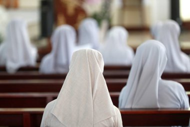 Mary Kilisesi 'nin Fransisken Misyonerleri. Katolik ayini. Fransisken kardeşler. Ho Chi Minh Şehri. Vietnam. 