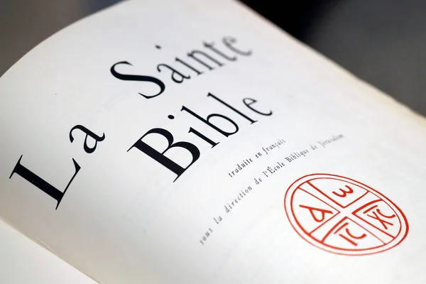 Biblia Aberta Igreja Combloux França — Fotografia de Stock