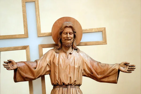 Estatua Jesús Frente Cruz Taninges Francia — Foto de Stock
