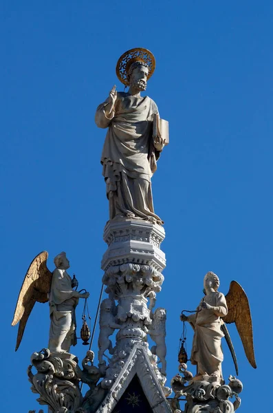 Basilica San Marco Statue Mark Patron Venice Surrounded Angels Venice — Stockfoto
