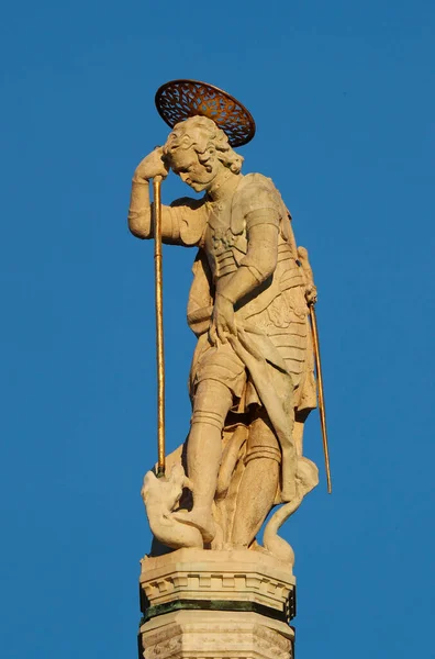 Basilica San Marco Saint George Killing Dragon Statue Venice Italy — Stock Fotó