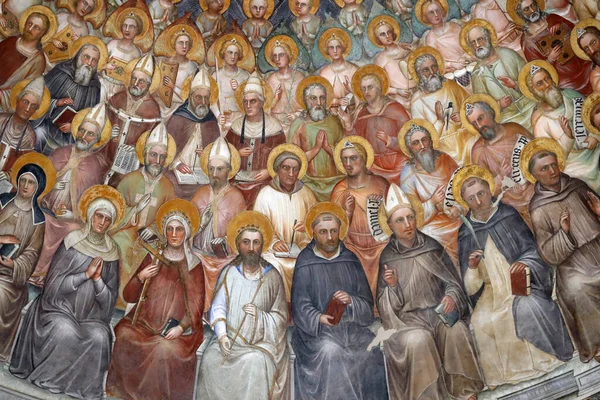 Padua Vaftizhanesi. 14. yüzyıldan kalma tavan freskleri, Giusto de Menabuoi 'den. The Paradise 'da Aziz İsa 'yı başpiskoposlar, peygamberler ve azizlerle kutsa. Ayrıntılar. Padua. İtalya. 