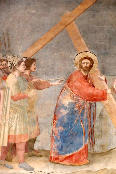 Scrovegni Şapeli. Giotto 'dan Fresco, 14. yüzyıl. İsa 'nın tutkusu. Calvary yolu. Padua. İtalya. 