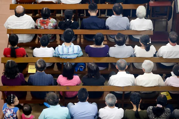 Gia Dinh Kilisesi. Kutsal hafta. Katolik ayini. İyi cumalar. Ho Chi Minh Şehri. Vietnam. 