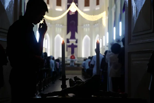 ディン教会 聖週間だ カトリックのミサだ 金曜日がいい ホーチミン市 ベトナム — ストック写真