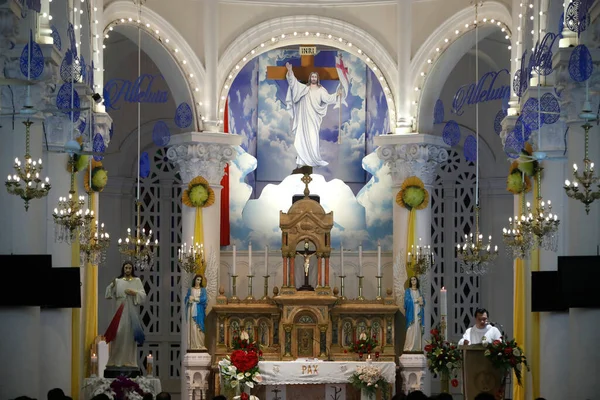 Iglesia Del Sagrado Corazón Jesús Nha Tho Tan Dinh Misa — Foto de Stock