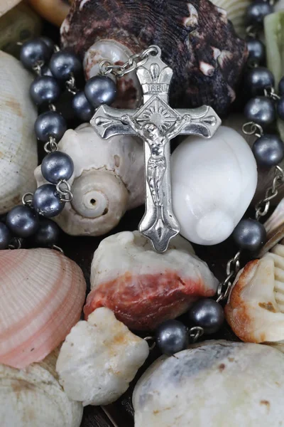 Close Cross Rosary Beads Sea Shells — Stok fotoğraf