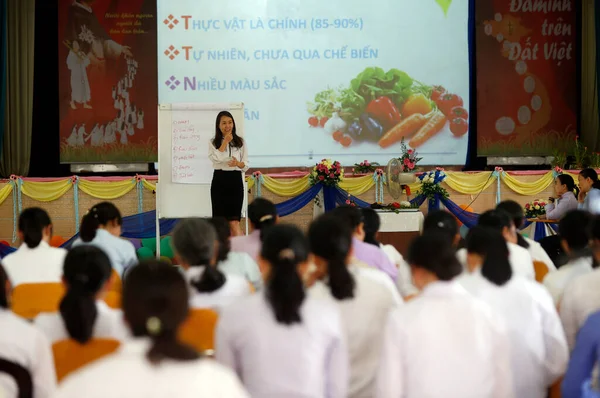 Bien Hoa 'daki Dominik halkı. Katolik kardeşler. Beslenme konferansı. Vietnam. 