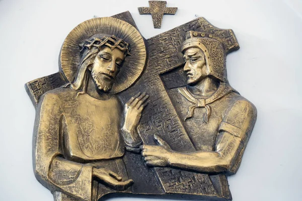 Haçın yolu. İkinci kat. İsa haçını kabul ediyor. Bien Hoa 'daki Dominik halkı. Vietnam. 