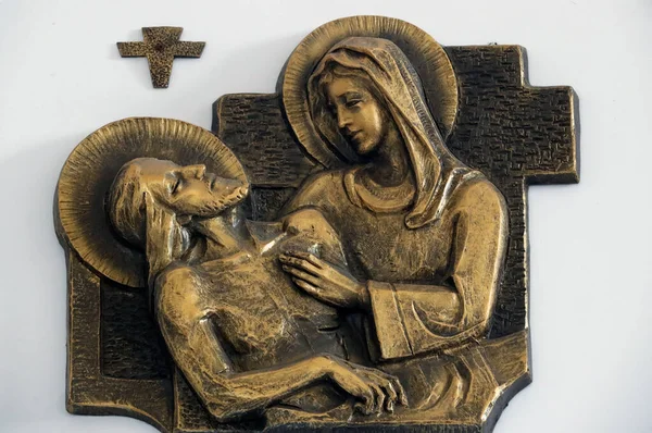 Haçın yolu. 13. bölüm. İsa çarmıhtan indirilir. Bien Hoa 'daki Dominik halkı. Vietnam. 