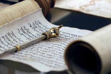 Yahudi Mirası Müzesi. Esther 'in Kitabı' nın Yad ve Tomarı. Padua. İtalya. 