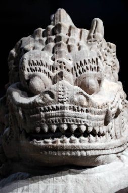 Asya Medeniyetler Müzesi. Angkor. Kamboçya 'nın kutsal şehrini keşfediyorum. Yükselen aslan. 12. yüzyıl sonu ya da 13. yüzyıl başı. Kum taşı. Singapur. 