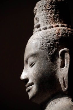 Asya Medeniyetler Müzesi. Angkor. Kamboçya 'nın kutsal şehrini keşfediyorum. Kozmik yayılan Lokeshvara. Kamboçya, 12. yüzyıl. Kum taşı. Singapur. 