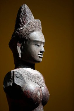 Asya Medeniyetler Müzesi. Angkor. Kamboçya 'nın kutsal şehrini keşfediyorum. Dişi ilah. Kamboçya, 12. yüzyıl. Kum taşı. Singapur. 