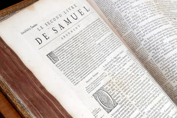 Eski Fransızca İncil, 1669. Eski Ahit. Tarihi bir kitap. Samuel..