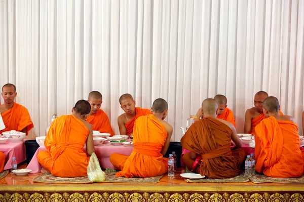 Monastero Buddista Srahchork Monaci Buddisti Pranzo Cibo Vegetariano Phnom Penh — Foto Stock