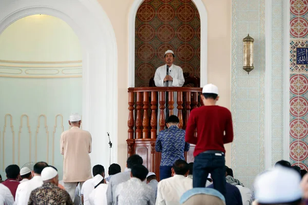 Serkal Mosque Muslim Men Praying Friday Prayer Imam Doing Sermon — Stok Foto