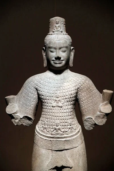 Asya Medeniyetler Müzesi. Angkor. Kamboçya 'nın kutsal şehrini keşfediyorum. Kozmik yayılan Lokeshvara. Kamboçya, 12. yüzyıl. Kum taşı. Singapur. 