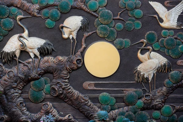 林邦佛寺林邦佛寺红冠鹤是长寿和好运的象征 达拉特 — 图库照片
