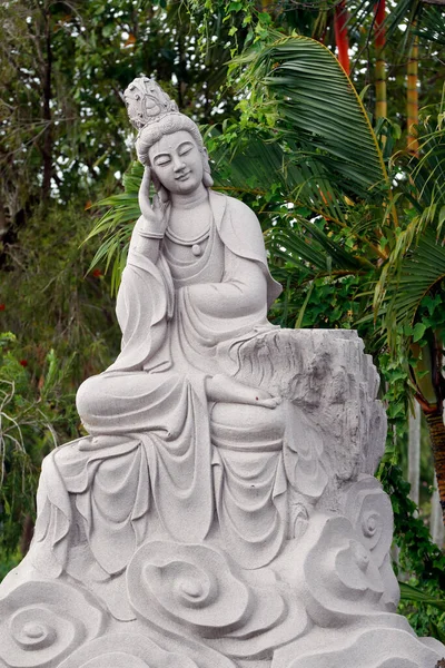 Huynh Dao Buddhist Pagoda Quan Bodhisattva Compassion Goddess Mercy Statue — Foto de Stock