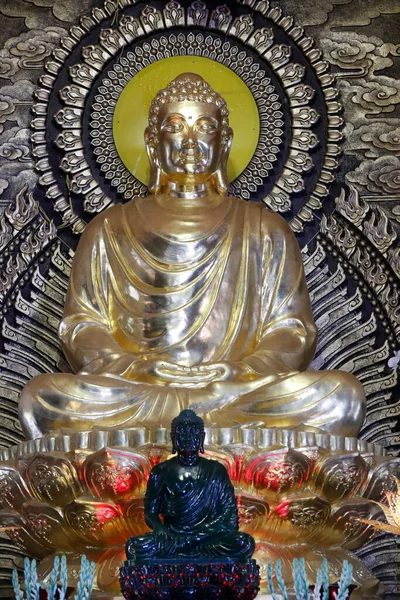 Просвещение Будды Фэт Нгок Кса Лой Буддийский Храм Кан Тхо — стоковое фото