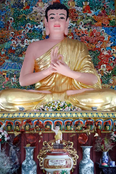 Phapův Buddhistický Chrám Socha Buddhy Vitarka Mudra Symbolizuje Kolo Učení — Stock fotografie