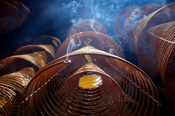 Taoist Ong Pagoda Incense Coils Hang Ceiling Can Tho Vietnam — Zdjęcie stockowe