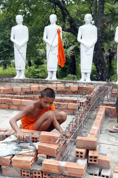Soc Lok Tempio Buddista Cantiere Giovani Monaci Lavoro Chau Doc — Foto Stock