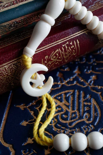 Quran Dan Tasbih — Stok Foto