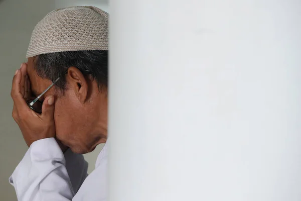 Masjid Nia Mah Mosque Muslim Man Praying Chau Doc Vietnam — Stockfoto