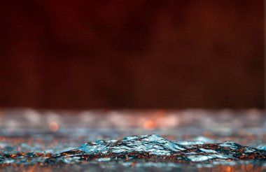 Sant Orso fair. Valle d Aosta 'lı sanatçılar ve zanaatkarlar eserlerini gururla sergilediler. Maske. Tahta oyma. Aosta. İtalya. 