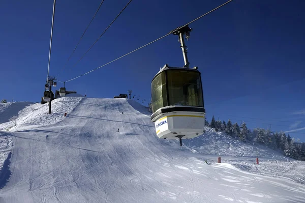 法国阿尔卑斯山 勃朗峰大轿车 滑雪坡度 圣日耳曼法国 — 图库照片