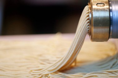 Makinede taze makarna. Venedik. İtalya. 