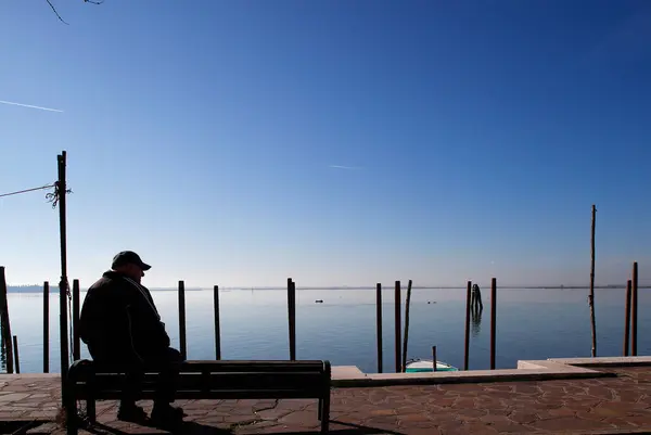 Island Burano Venetian Lagoon Senior Siting Bench Italy — Stok fotoğraf