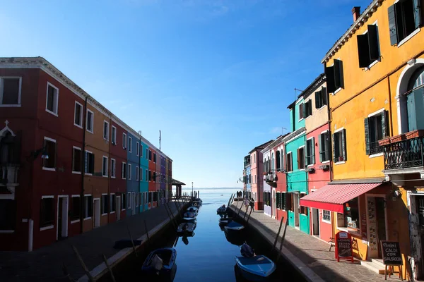 Multi Coloured House Line Street Small Canal Fishing Island Burano — Stock fotografie