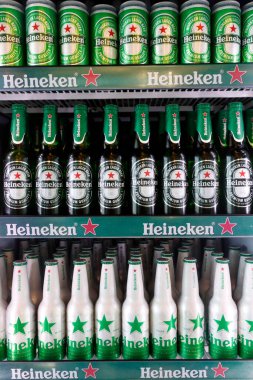 Heineken Birası. Sıra sıra şişeler. Ho Chi Minh Şehri. Vietnam. 