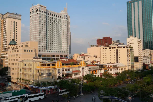 Jalan Nguyen Hue Distrik Hotel Caravelle Dan Sheraton Chi Minh — Stok Foto