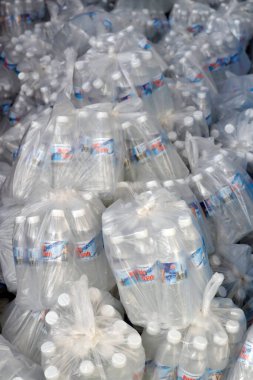 Bir şişe maden suyu. Chau Doc. Vietnam. 