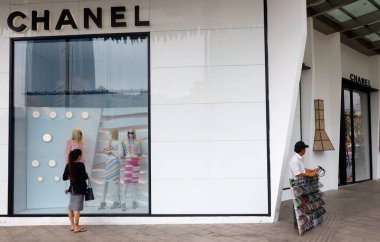 1. Mıntıka 'daki Le Loi Alışveriş Sokağındaki Chanel Etiket Dükkanı. Ho Chi Minh şehri. Vietnam. 
