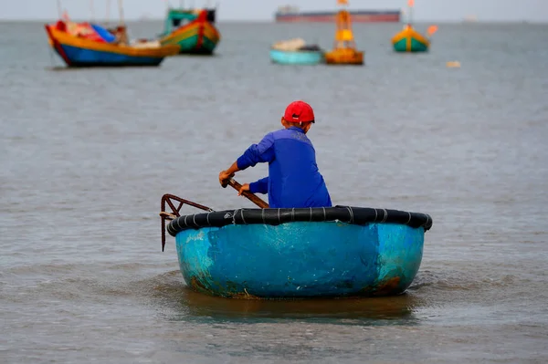 South China Sea Boy Basket Boat Vung Tau Vietnam — 스톡 사진
